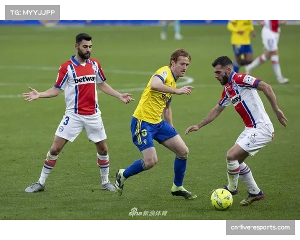 加的斯2-1逆转阿拉维斯，取得近十二轮首胜